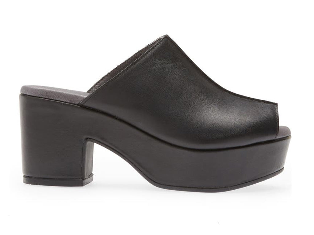 Gadis Black Leather Sandals